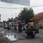 Rawan Kecelakaan, Warga Baros Keluhkan Jalan Berlubang Kecelakaan, jalan berlubang