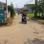 Ada Jalan Rusak Dekat Kantor Wali Kota Serang