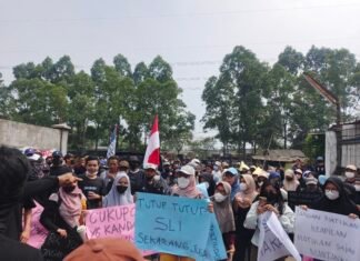 Warga Cengkok Protes, Keluhkan Bau dan Bising dari Uji Coba PT SLI Tangerang
